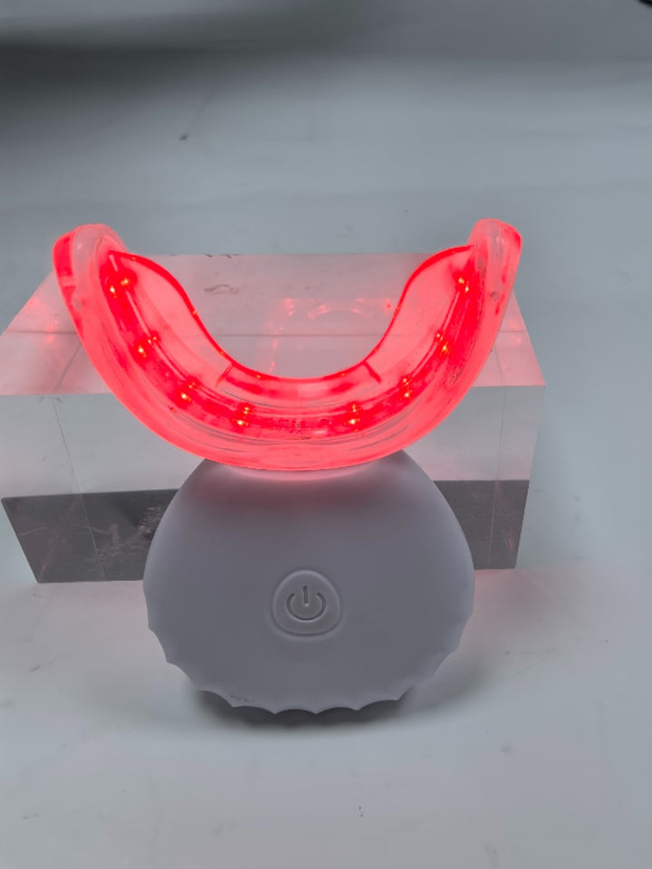 Teeth whitening kit white and black color options