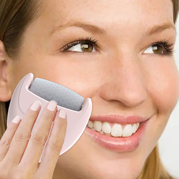 Heart-shaped ice roller for face massage
